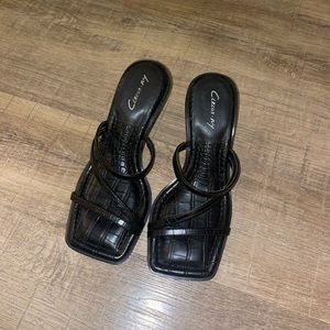 Circus NY black kitten heels size 7